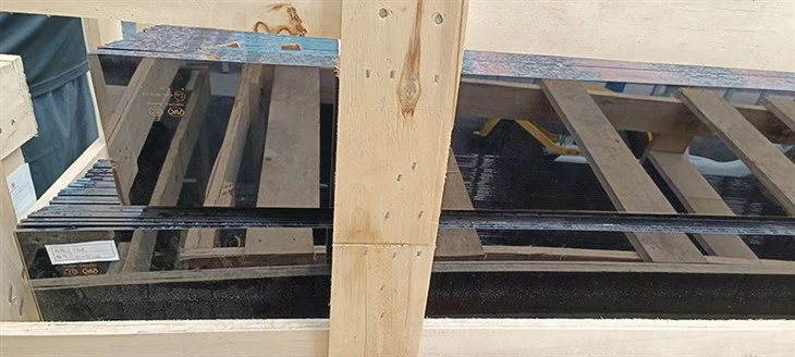 LEFT GLASS 2118-5403250-13D suppliers
