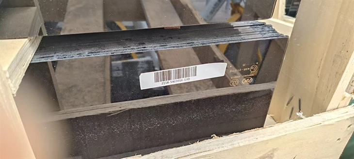 RIGHT GLASS 2118-5403290-13D high quality