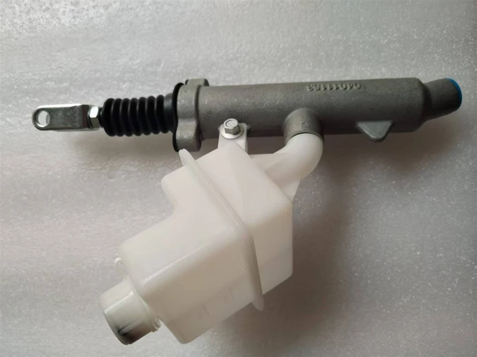 DZ96189231520 Shacman Auto Delong Series New M3000/X3000/L3000 Clutch Master Cylinder suppliers