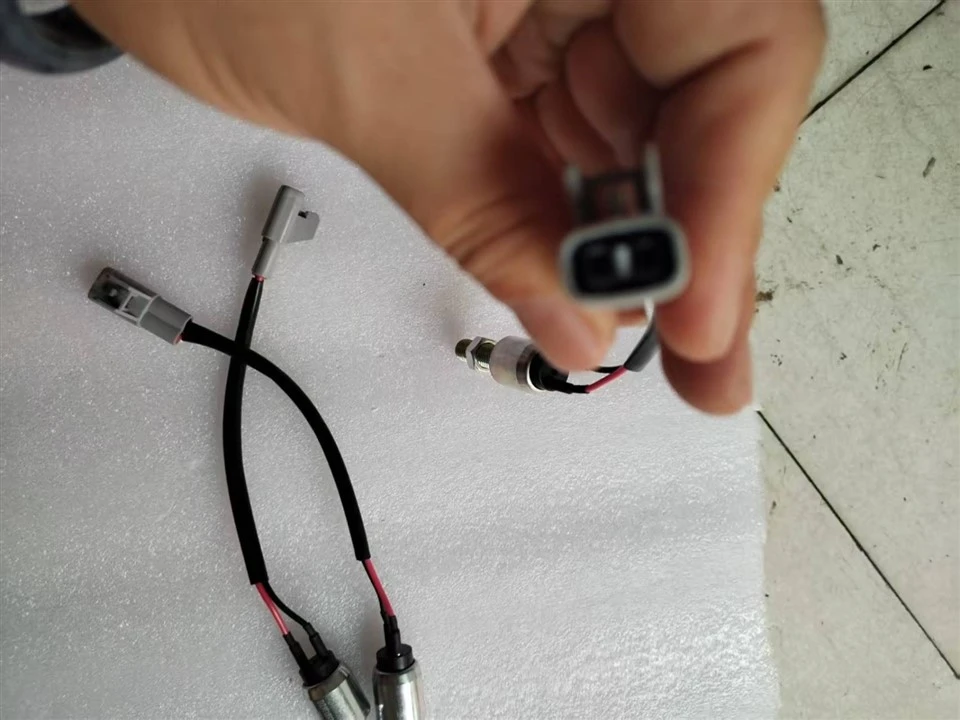 DZ97189230611 Shaanxi Auto Clutch Pedal Switch (Clutch Signal Switch) factory
