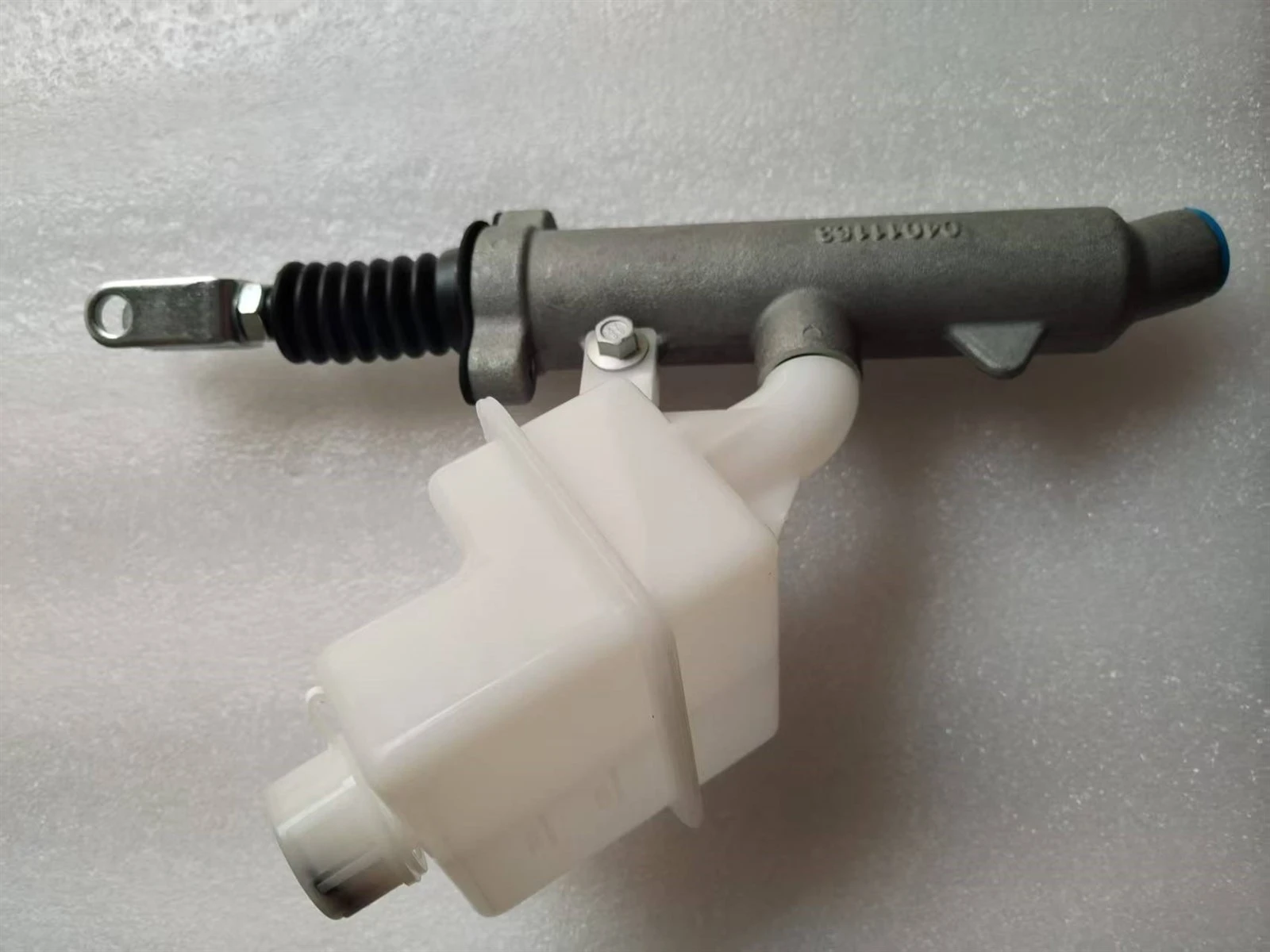 Clutch master cylinder 2 Clutch master cylinder 2